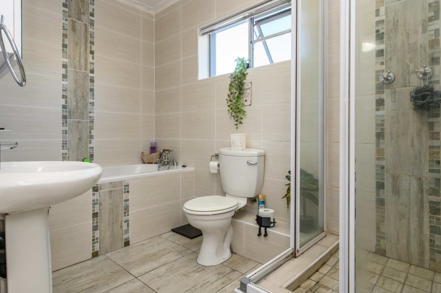 6 Bedroom Property for Sale in Lorraine Eastern Cape